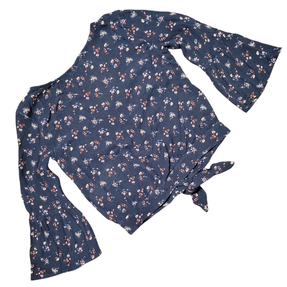 Hollister Floral Button Front Tie Knot Flowy Sleeve Crop Top - Picture 3 of 8